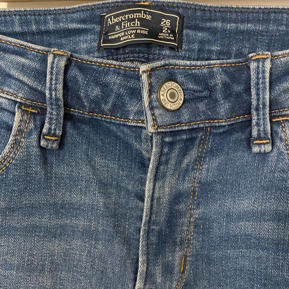 Abercombie skinny jean with distressing. Very comfortable.